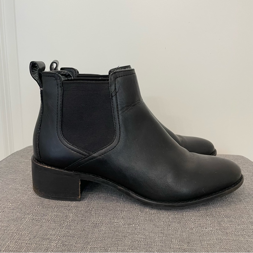 COLE HAAN Caitie Leather Bootie - Black Size 9
